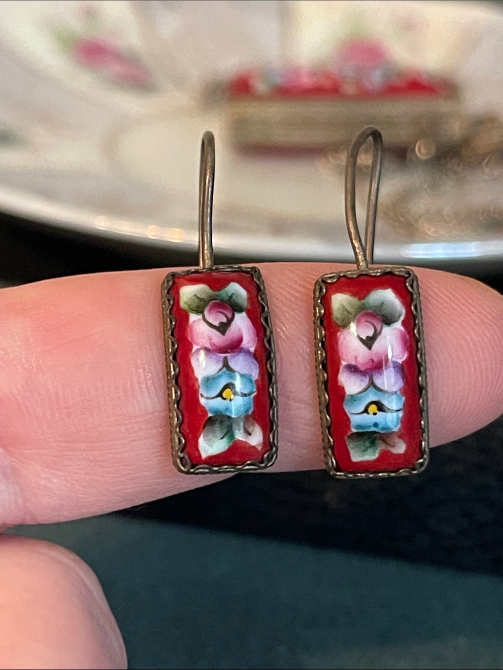 Vintage Russian Finfit Hand-Painted Enamel Pillbox Locket Necklace & Earring Set - Picture 10 of 12